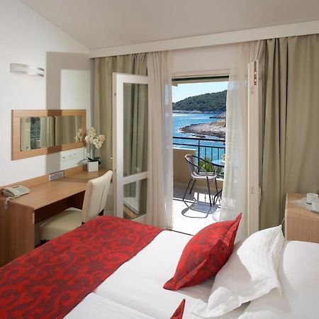Hotel Fortuna Milna  Kültér fotó