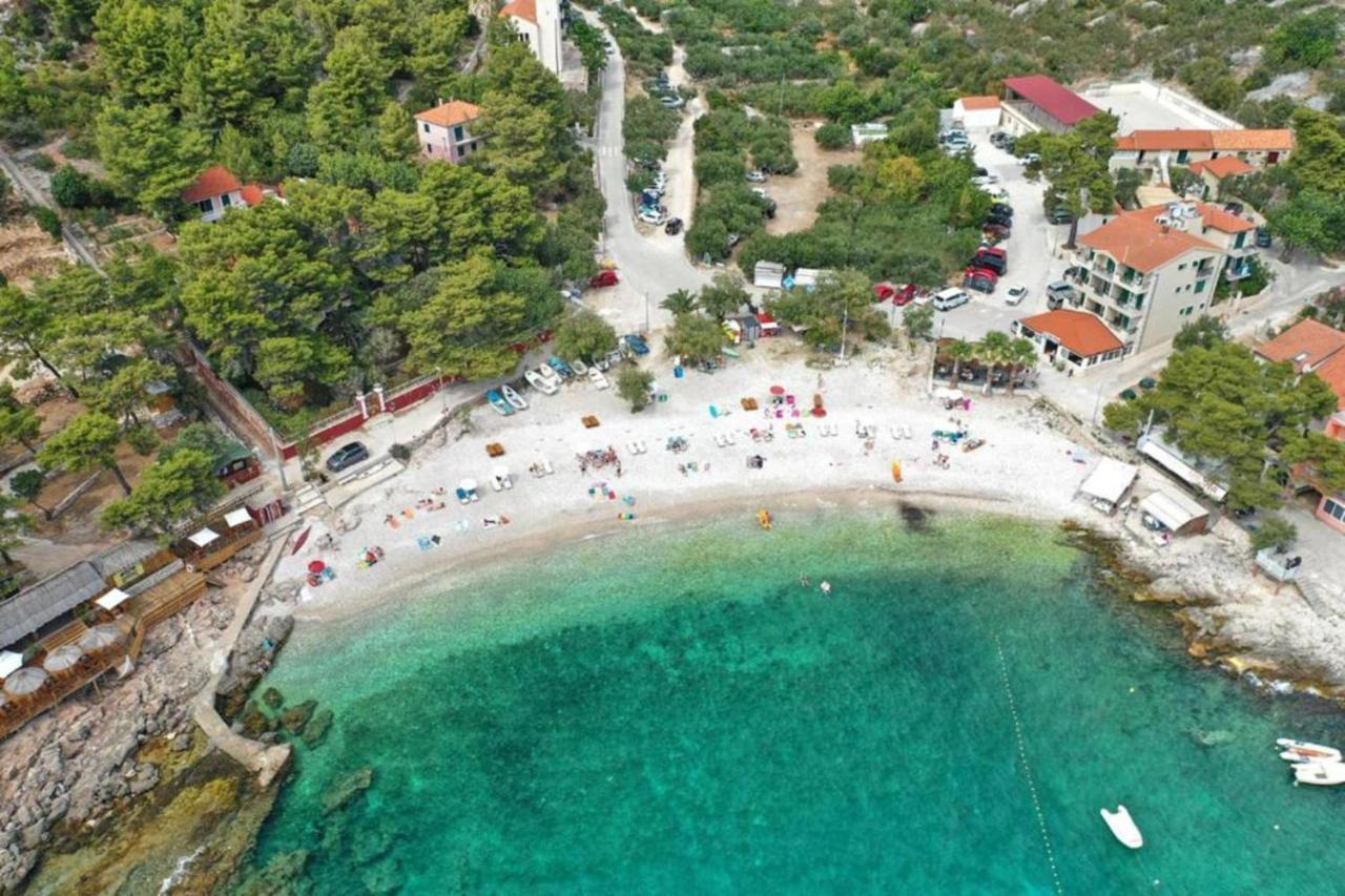 Hotel Fortuna Milna  Kültér fotó