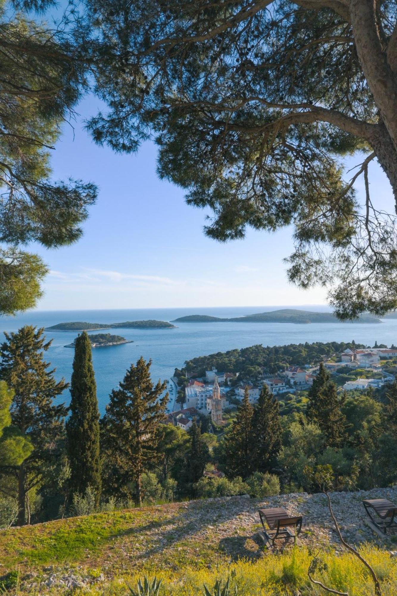 Hotel Fortuna Milna  Kültér fotó
