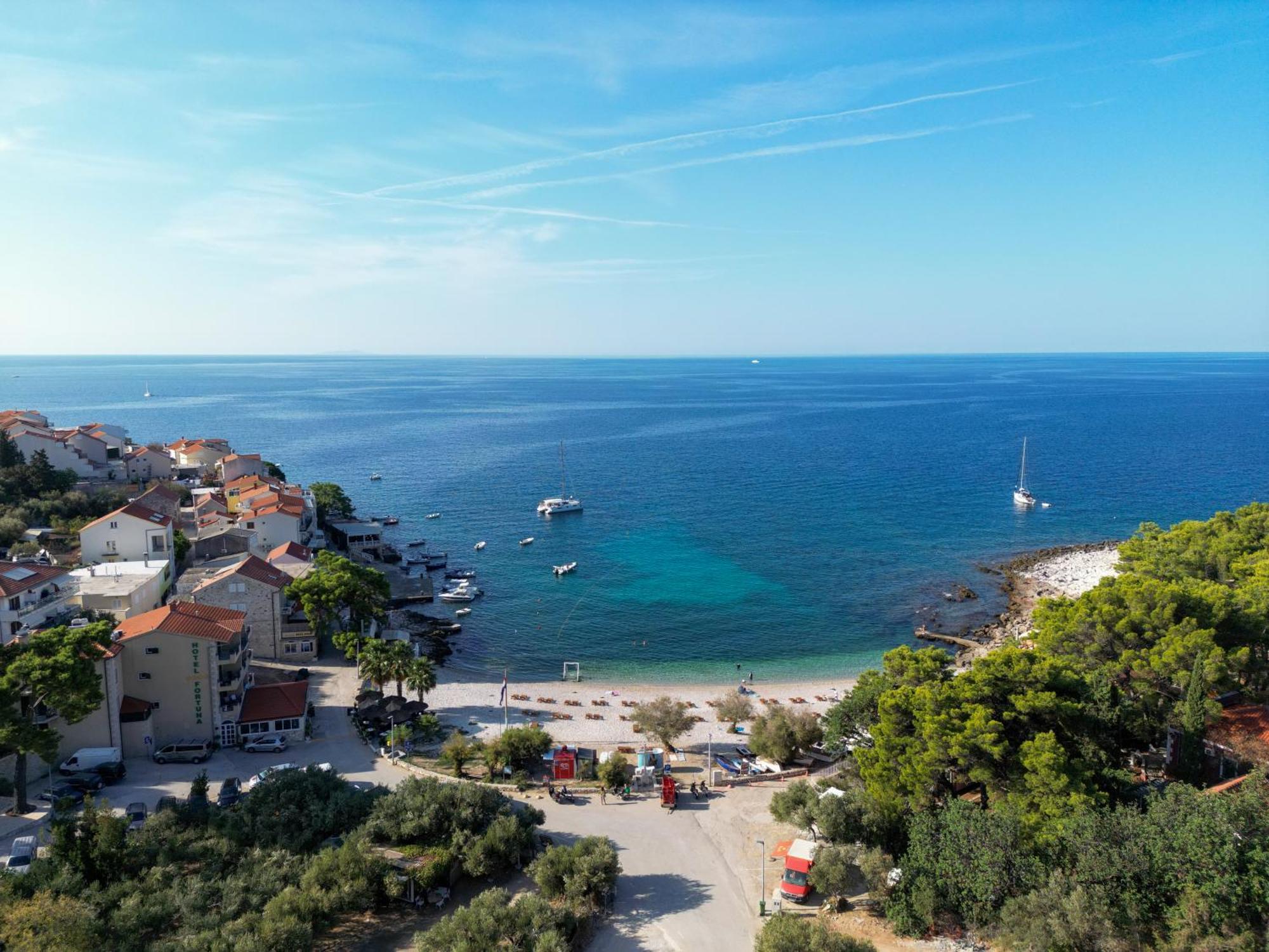Hotel Fortuna Milna  Kültér fotó