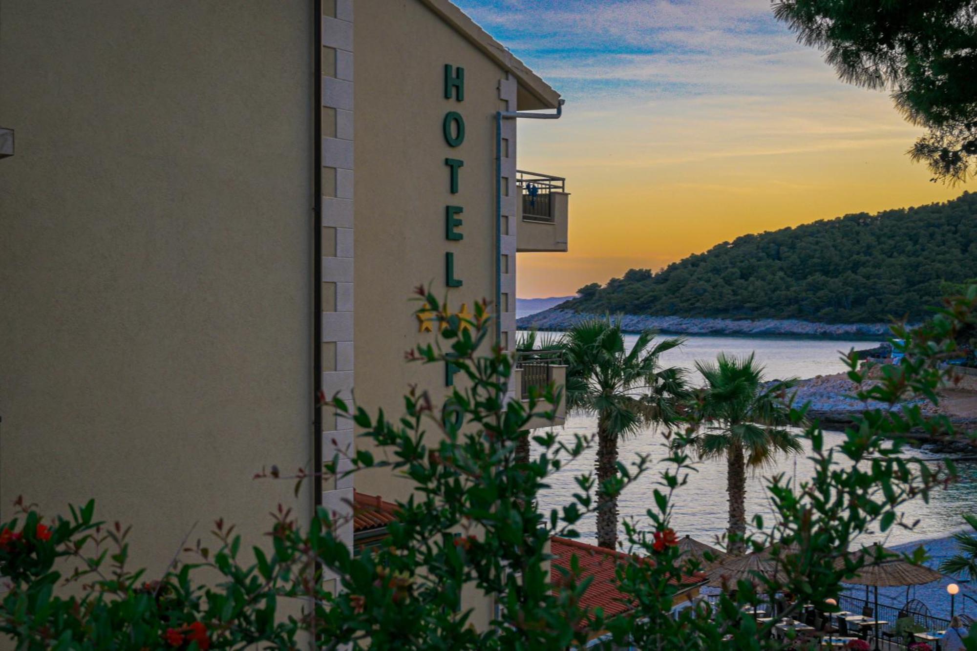 Hotel Fortuna Milna  Kültér fotó