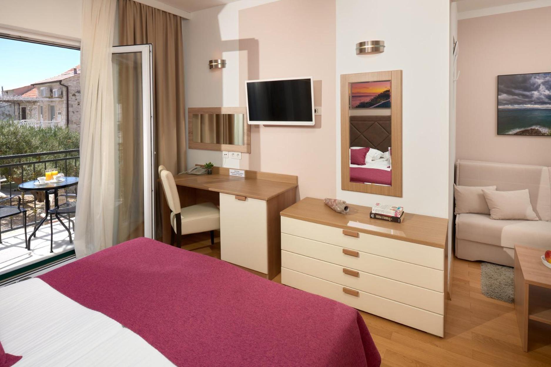 Hotel Fortuna Milna  Kültér fotó
