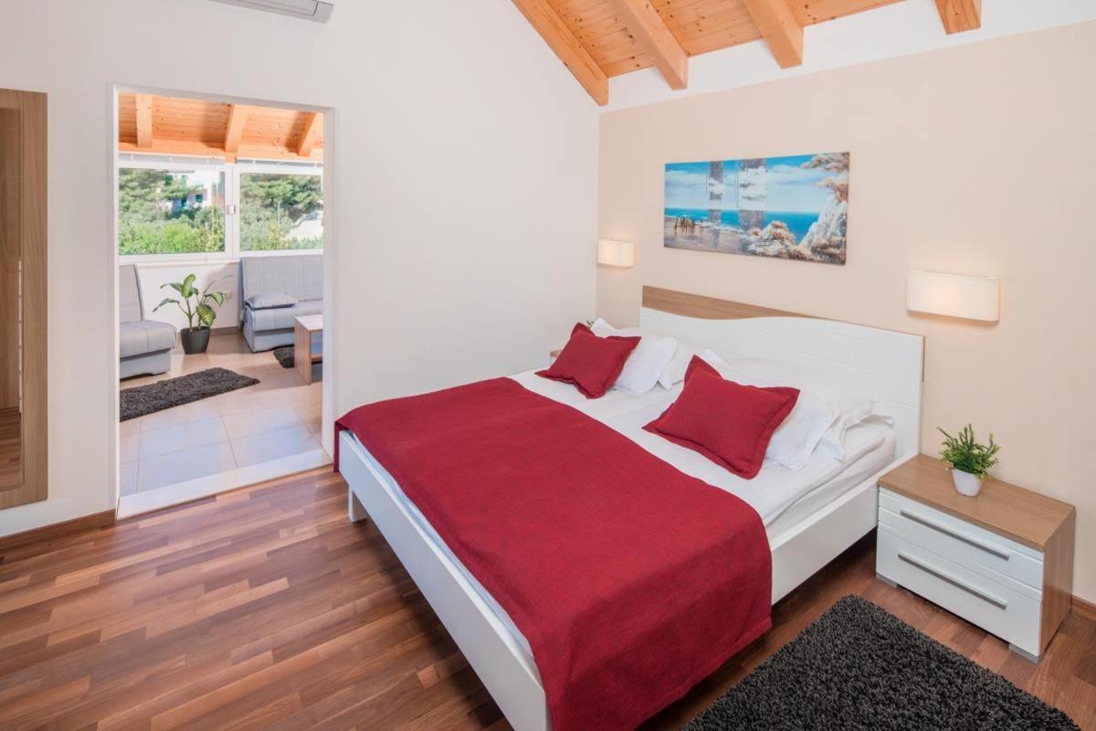 Hotel Fortuna Milna  Kültér fotó