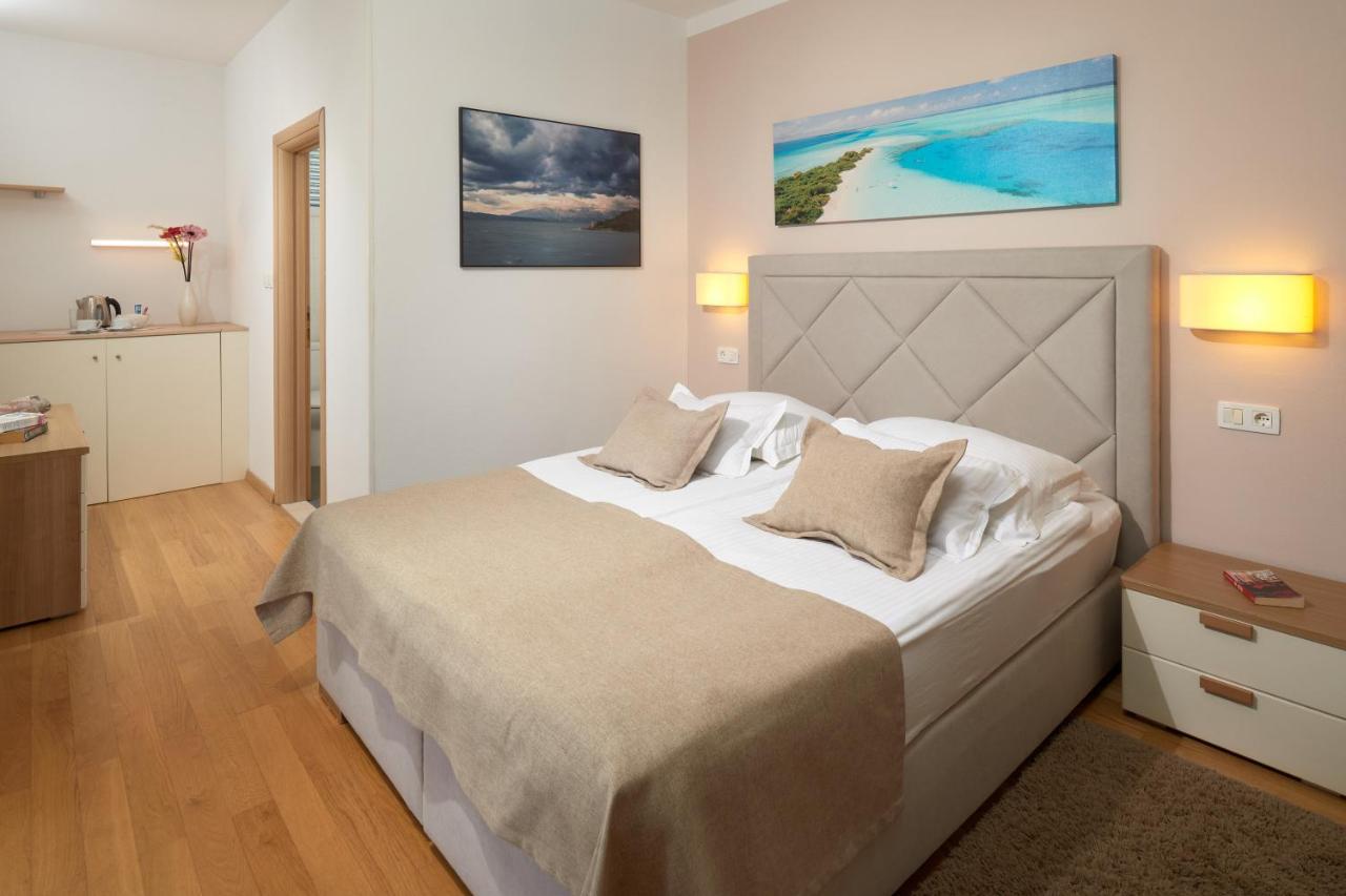 Hotel Fortuna Milna  Kültér fotó